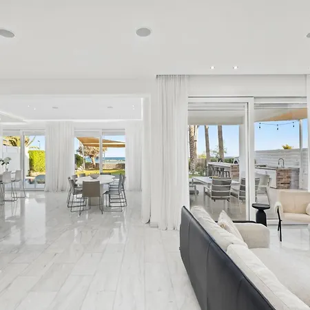 Goldfish - 5br Beachfront Luxury With Pool & Jacuzzi * Voróklini