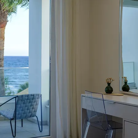 On-the-sand Beachfront - Pool & Rooftop Jacuzzi *