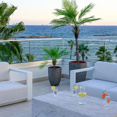 Goldfish - 5br Beachfront Luxury With Pool & Jacuzzi