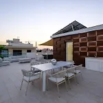 On-the-sand Beachfront - Pool & Rooftop Jacuzzi Villa