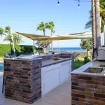 Villa On-the-sand Beachfront - Pool & Rooftop Jacuzzi