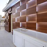 On-the-sand Beachfront - Pool & Rooftop Jacuzzi *