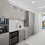 On-the-sand Beachfront - Pool & Rooftop Jacuzzi Villa *