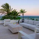 On-the-sand Beachfront - Pool & Rooftop Jacuzzi Voroklini