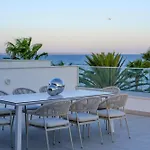 On-the-sand Beachfront - Pool & Rooftop Jacuzzi Villa *