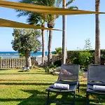 On-the-sand Beachfront - Pool & Rooftop Jacuzzi
