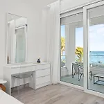 On-the-sand Beachfront - Pool & Rooftop Jacuzzi *