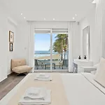 On-the-sand Beachfront - Pool & Rooftop Jacuzzi Villa