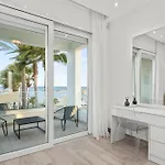Villa On-the-sand Beachfront - Pool & Rooftop Jacuzzi Voroklini