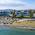 On-the-sand Beachfront - Pool & Rooftop Jacuzzi *