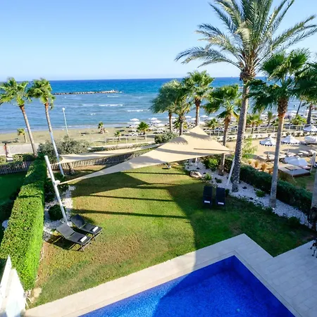 Goldfish - 5br Beachfront Luxury With Pool & Jacuzzi