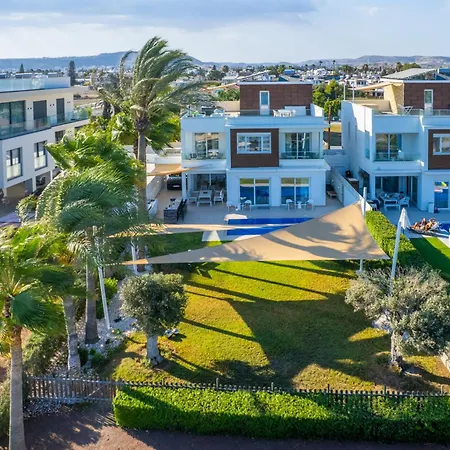 Goldfish - 5br Beachfront Luxury With Pool & Jacuzzi