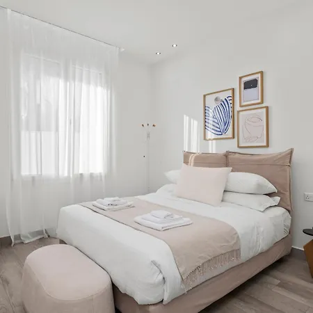 Goldfish - 5br Beachfront Luxury With Pool & Jacuzzi Вилла