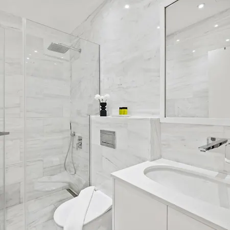 Goldfish - 5br Beachfront Luxury With Pool & Jacuzzi Вороклини