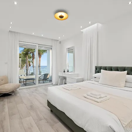 On-the-sand Beachfront - Pool & Rooftop Jacuzzi Vila
