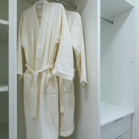 Вилла Goldfish - 5br Beachfront Luxury With Pool & Jacuzzi Вороклини