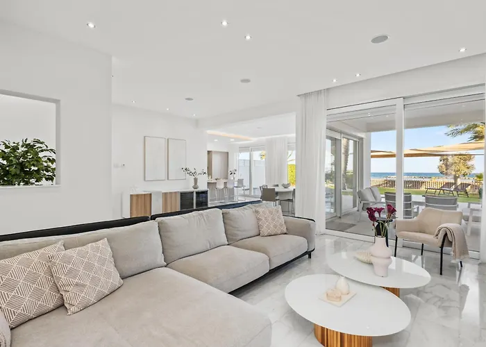 Vila Goldfish - 5br Beachfront Luxury With Pool & Jacuzzi *