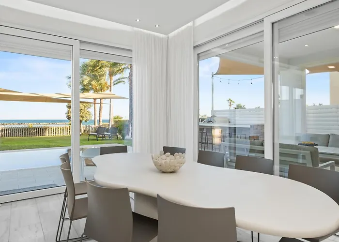 Goldfish - 5br Beachfront Luxury With Pool & Jacuzzi *