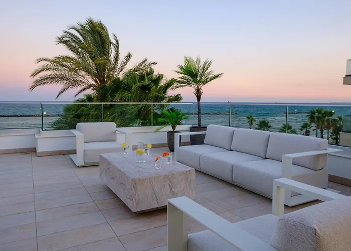 Goldfish - 5br Beachfront Luxury With Pool & Jacuzzi Voroklini