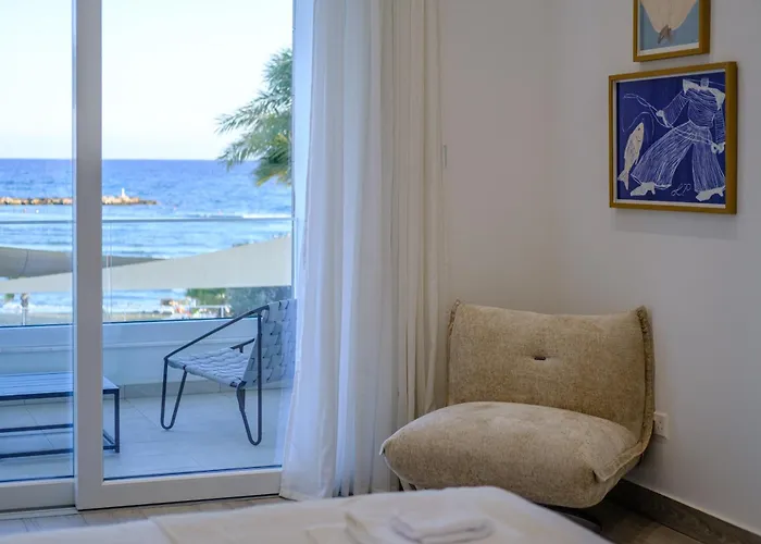 Goldfish - 5br Beachfront Luxury With Pool & Jacuzzi * Voroklini