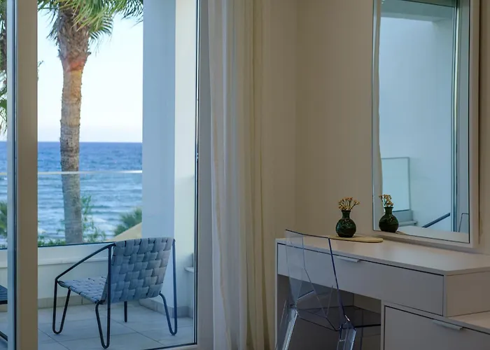 Goldfish - 5br Beachfront Luxury With Pool & Jacuzzi *