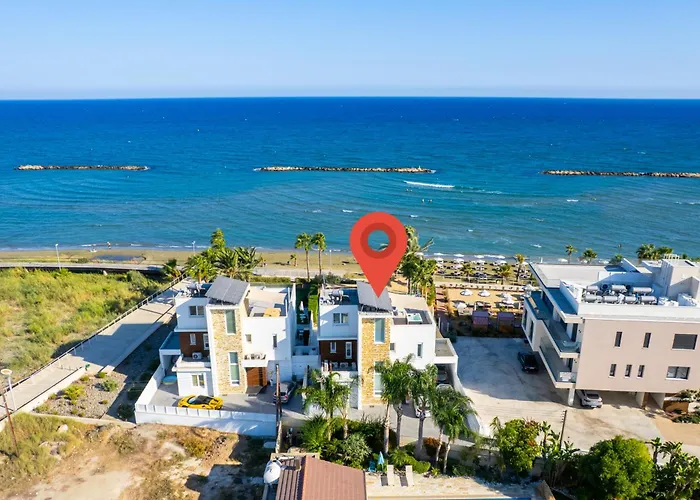 Vila Goldfish - 5br Beachfront Luxury With Pool & Jacuzzi Voroklini