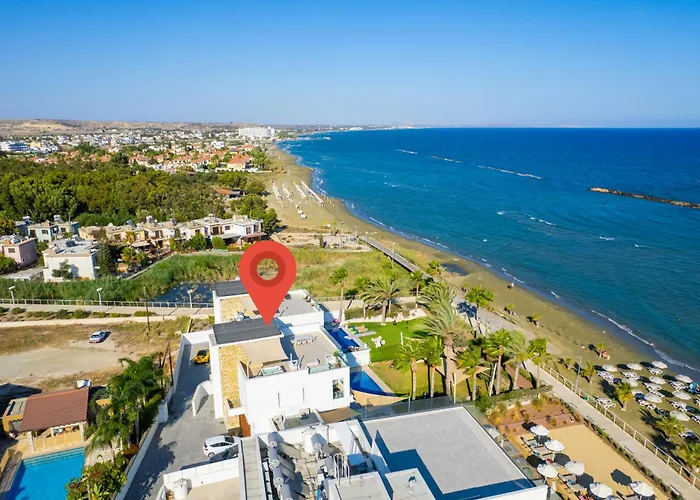 Goldfish - 5br Beachfront Luxury With Pool & Jacuzzi Vila *