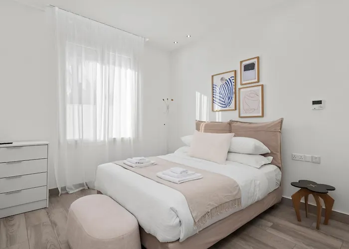 Goldfish - 5br Beachfront Luxury With Pool & Jacuzzi Vila