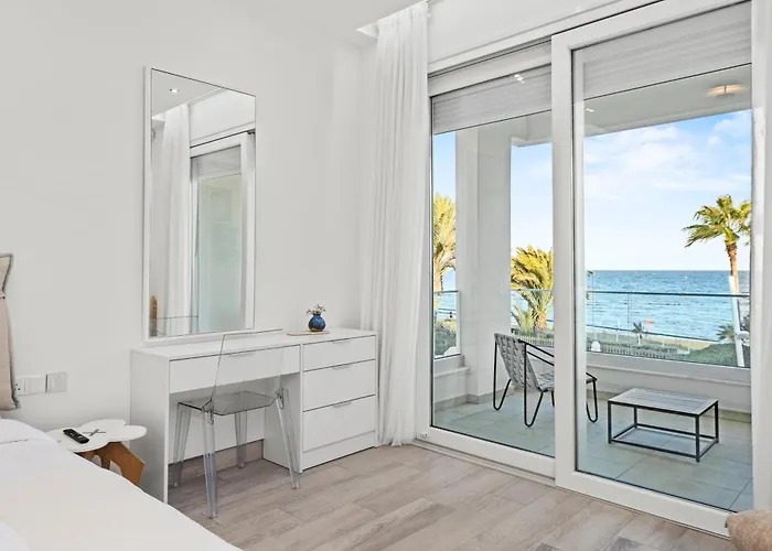 Goldfish - 5br Beachfront Luxury With Pool & Jacuzzi *