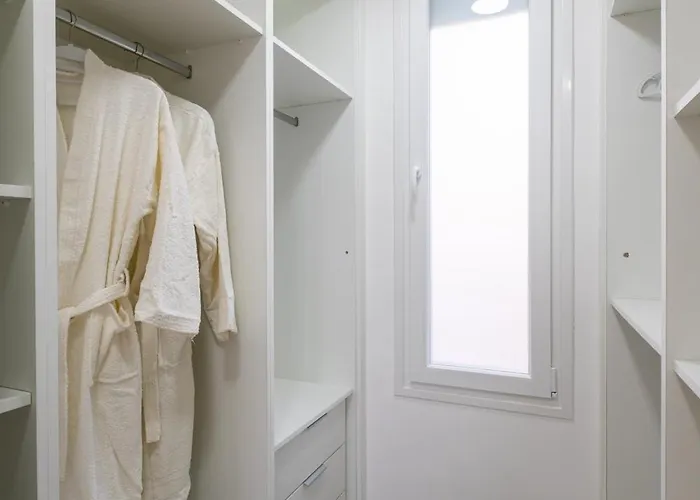 Goldfish - 5br Beachfront Luxury With Pool & Jacuzzi