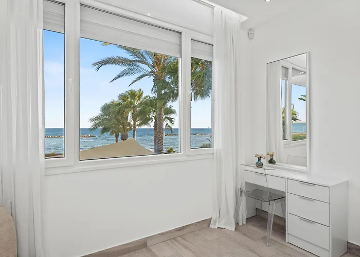 Vila Goldfish - 5br Beachfront Luxury With Pool & Jacuzzi *