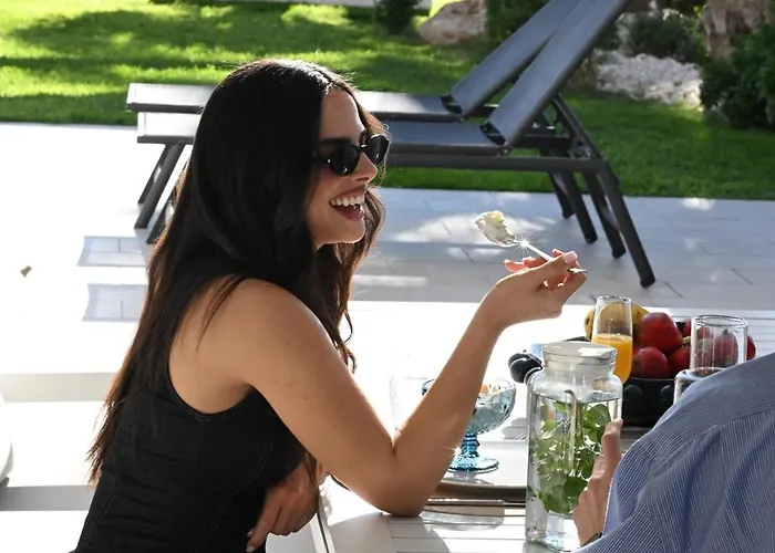 Goldfish - 5br Beachfront Luxury With Pool & Jacuzzi Vila *